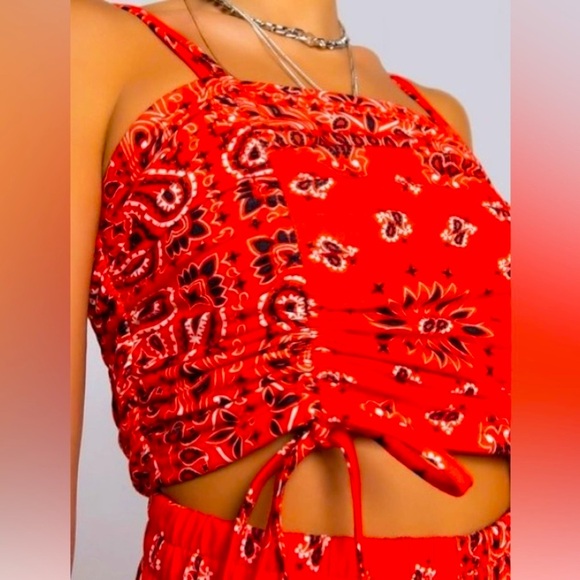 Cashew Drawstring Ruched Side Crop Top & Ruched Drawstring Side Pocket Skirt Set - Picture 4 of 10